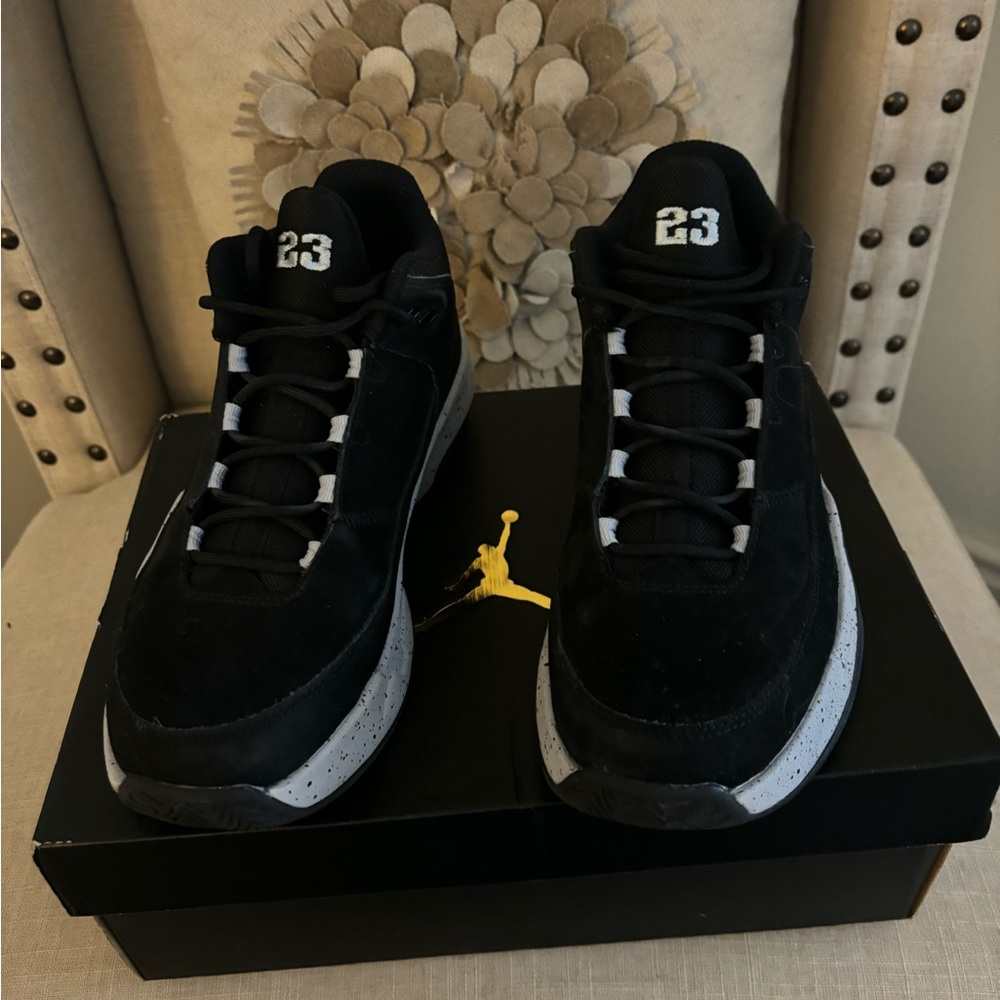 Jordan Max Aura 3 (GS)     Size 6Y